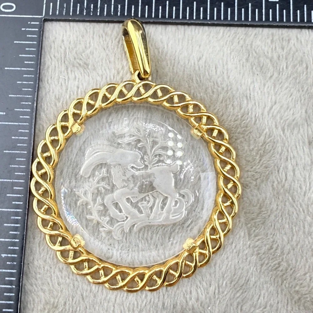 Vintage Trifari Pendant Gold Tone Glass Zodiac Aries Ram Signed Round